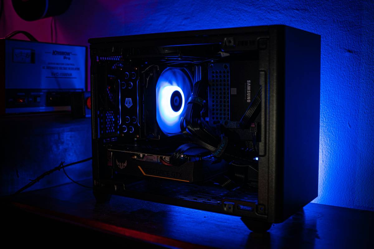 gaming computer bundle new with high airflow case and RTX 4070 GPU